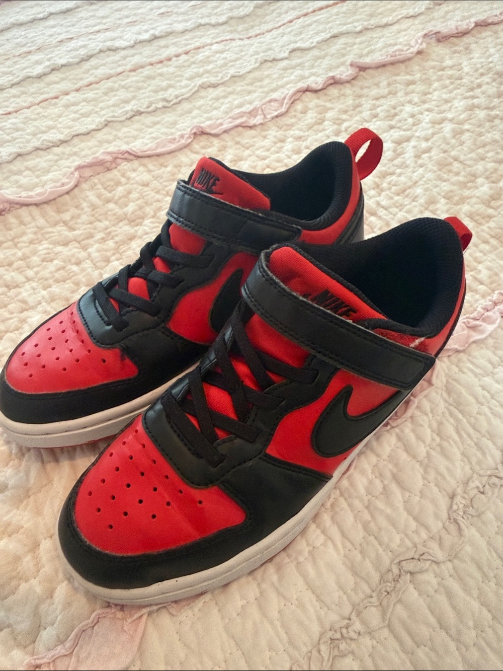 Nike Kids Red and Black Hook-and-Loop Low-Top Sneakers